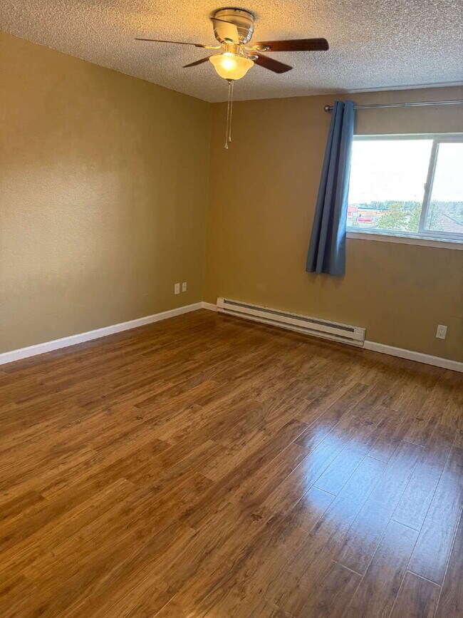 Building Photo - Newly Updated 2 Bedroom 1 Bath Condo Close to Downtown Elizabeth!