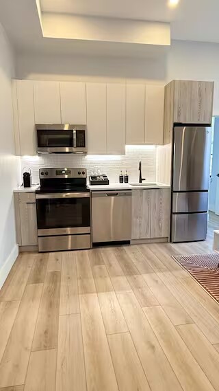 Building Photo - 3439 Lancaster Ave