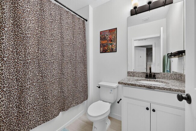Building Photo - 608 Waters Edge Ln