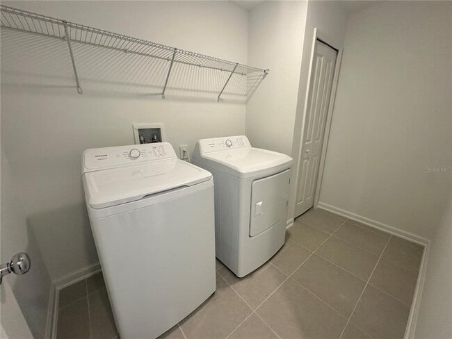 Building Photo - 5434 Lewisham Dr