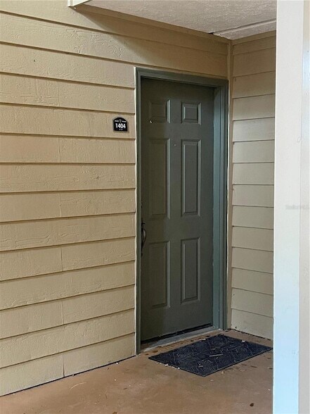 Building Photo - 9481 Highland Oak Dr