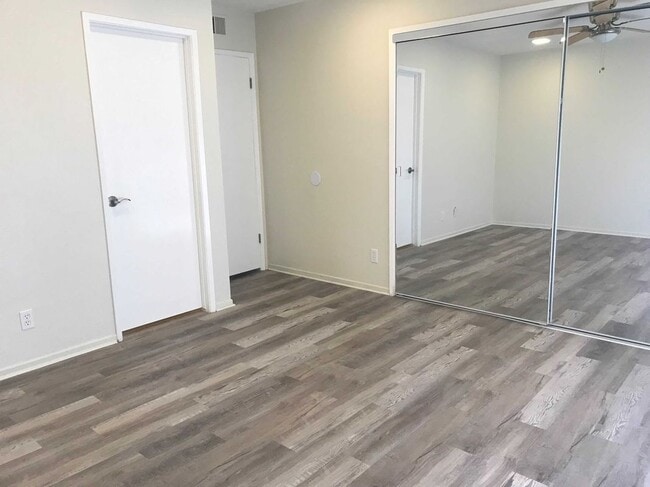 Building Photo - 28035 Ridgebluff Ct