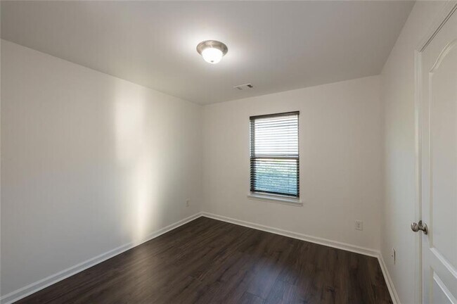 Building Photo - 2341 Attewood Dr