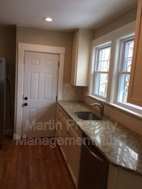 Building Photo - 116-118 White Street