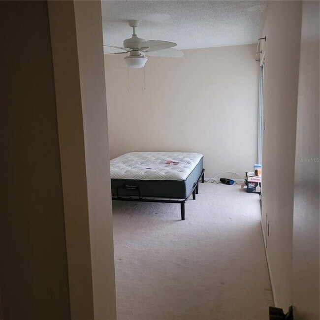 Building Photo - 2060 Marilyn St