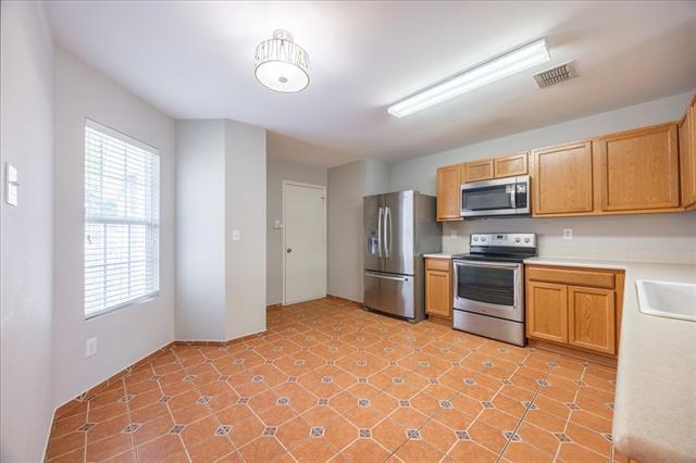 Building Photo - 1705 Diamond Lake Trail