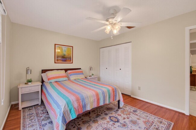Building Photo - 2925 Riviera Dr