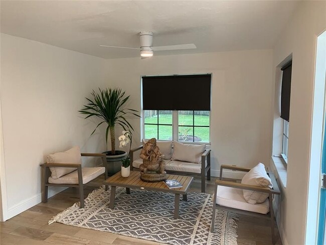 Building Photo - 1436 NE 2nd Ave