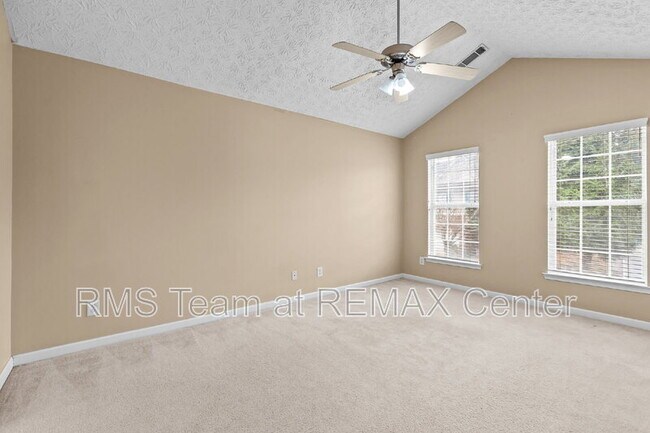 Building Photo - 4932 Vireo Dr