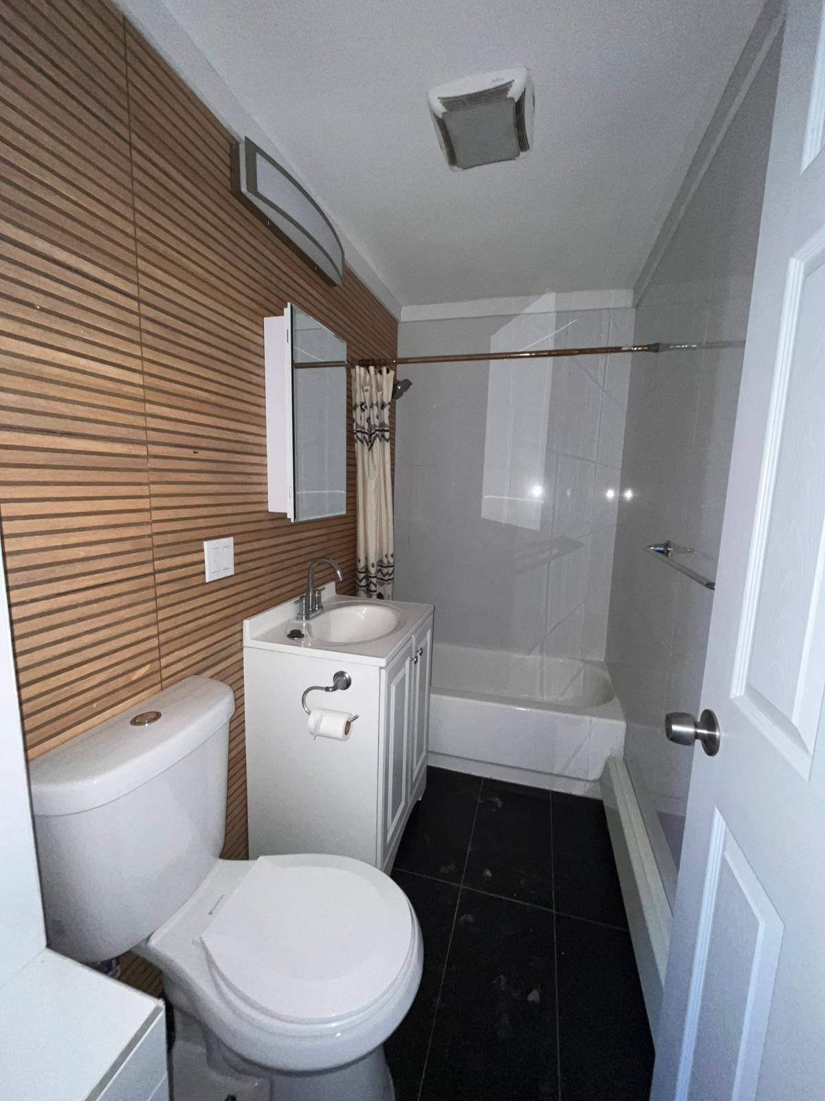 Building Photo - 220 Bidwell Ave