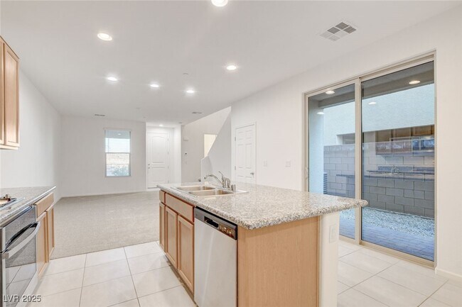 Building Photo - 11680 Hamilton Lk Ave