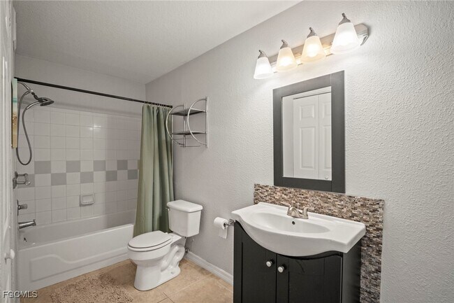 Building Photo - 11550 Villa Grand
