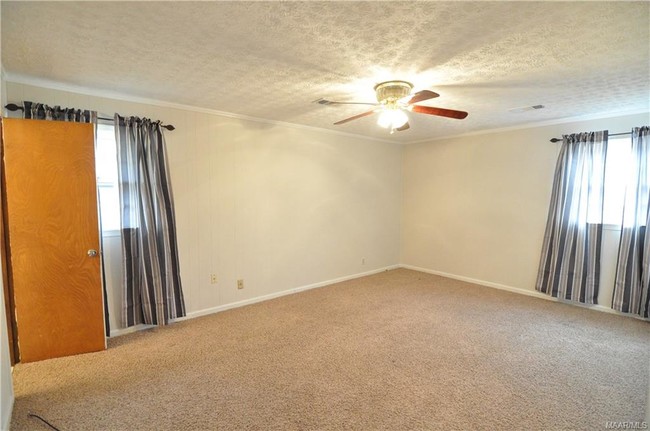 Building Photo - 5758 Carriage Hills Dr