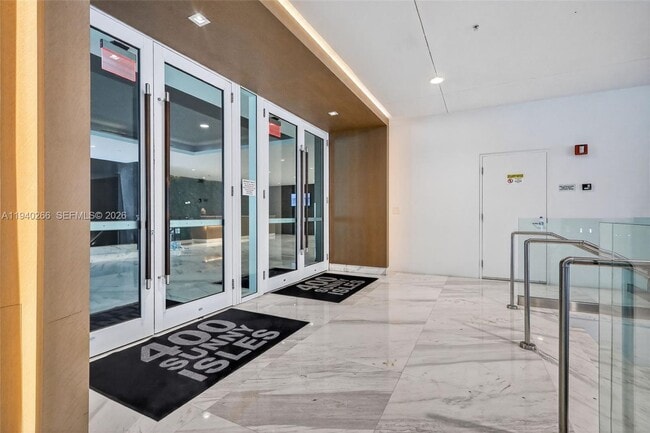 Building Photo - 400 Sunny Isles Blvd