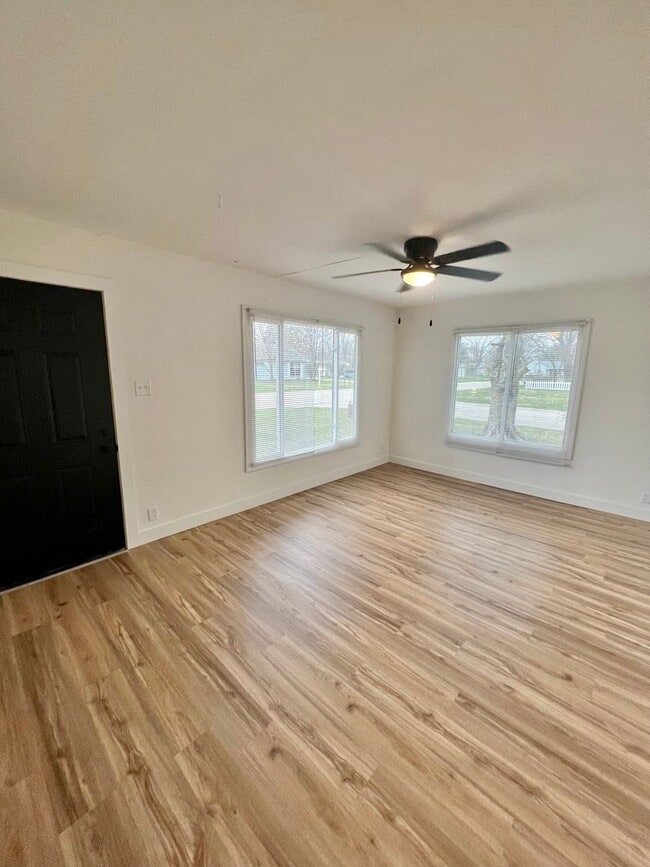 Building Photo - New Listing! 3 bedroom House!