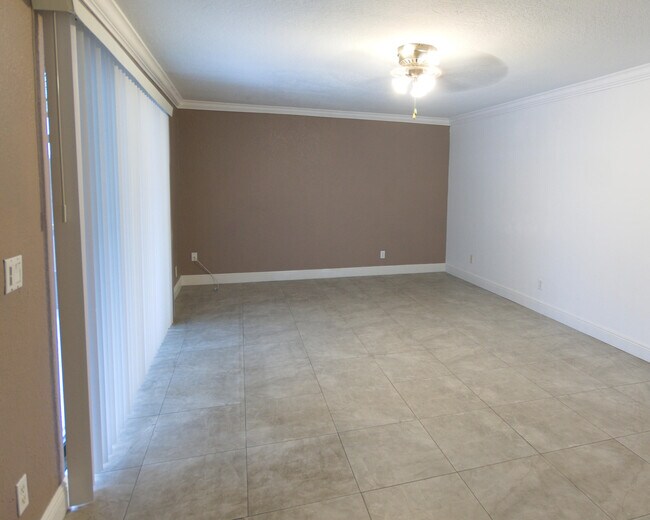 Building Photo - 4225 Turnberry Cir