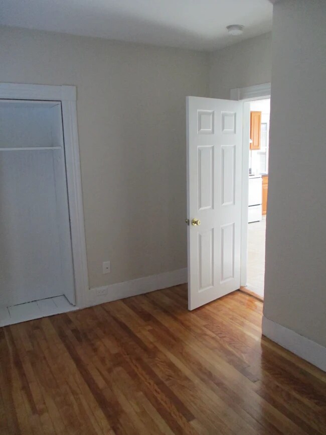 Building Photo - 4 S Harlem St