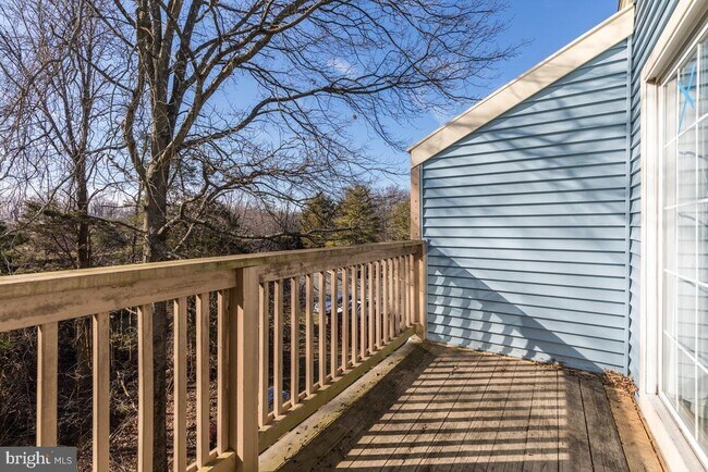 Building Photo - 5033 Beech Ct