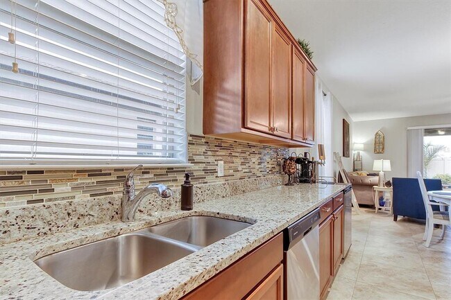 Building Photo - 5611 Barletta Dr