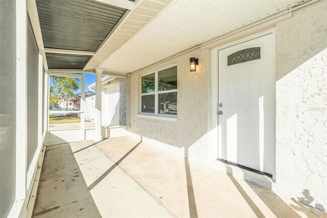 Building Photo - 7321 Parrot Dr