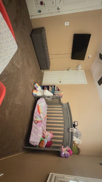 Building Photo - 10232 Desert Wind Dr