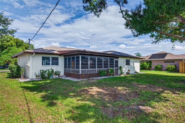 Building Photo - 430 Sunnyside Dr