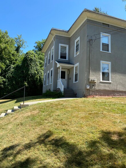 Building Photo - 20 Church St