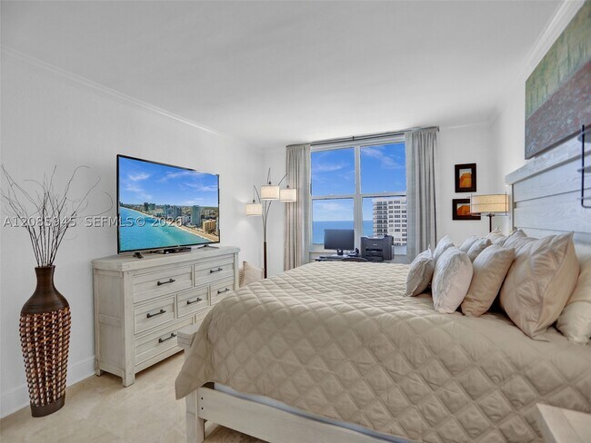 Building Photo - 2501 S Ocean Dr