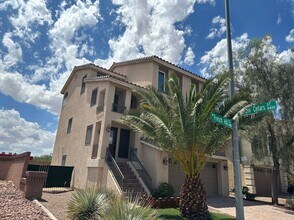 Building Photo - AVAILABLE NOW! Outstanding 3 Story Home!