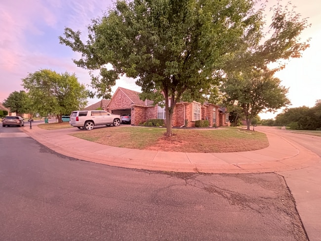Building Photo - 16721 Farmington Way