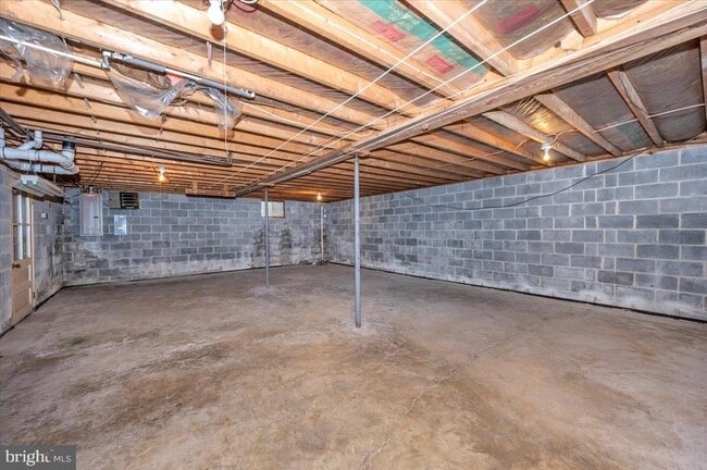 Building Photo - 6 Schaller Ln