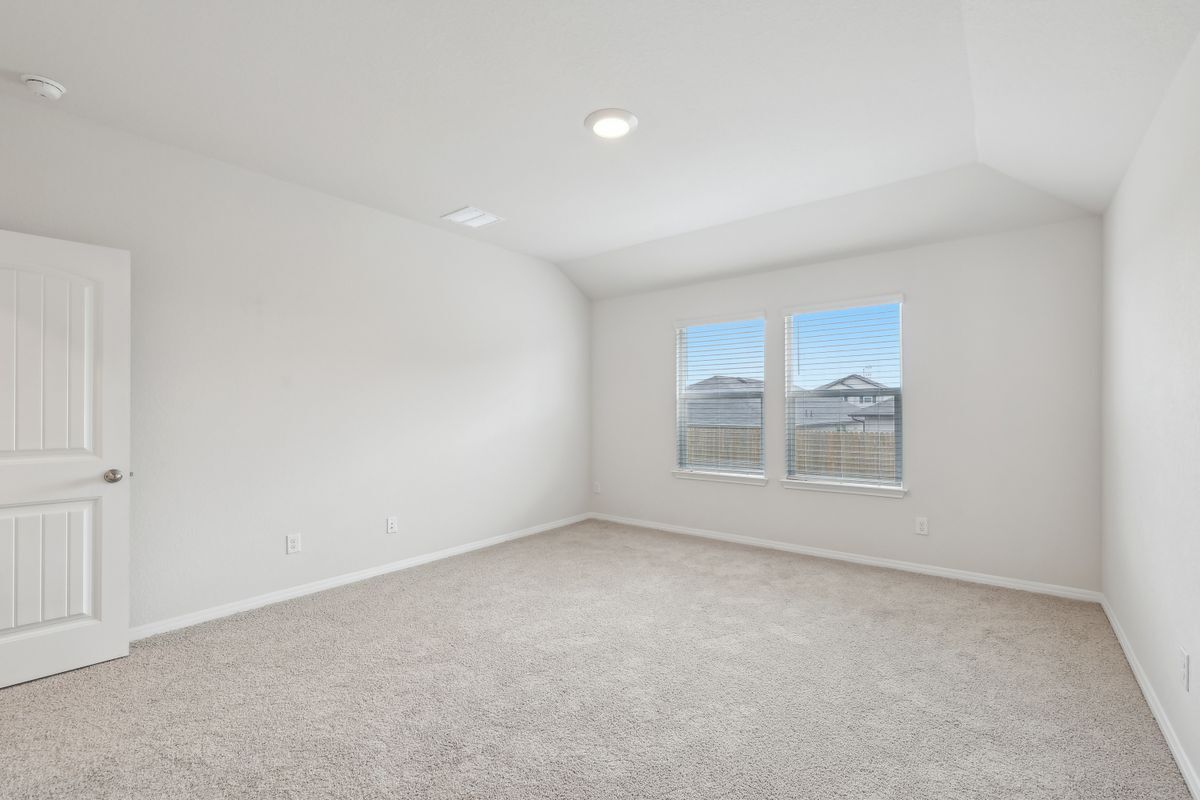 Building Photo - 528 Evergreen Sumac Lp