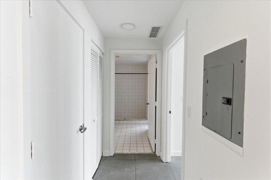 Building Photo - 888 Biscayne Blvd