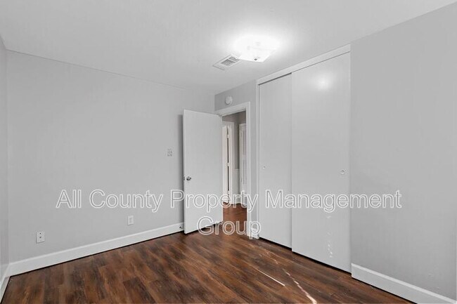 Building Photo - 2504 S Fielder Rd