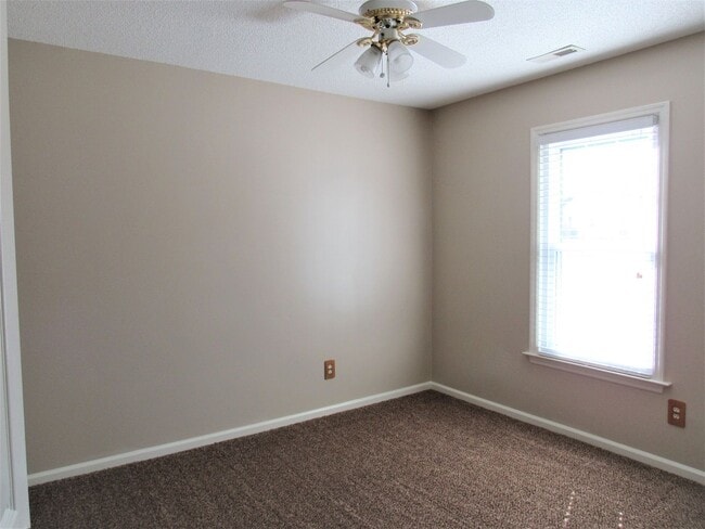 Building Photo - 3 BR 2 BA Hunters Creek