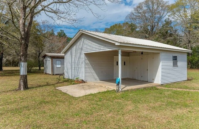 Building Photo - 3 bedrooms 2 bathroom