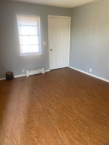 Building Photo - 1802 Charles Whitlow Ave