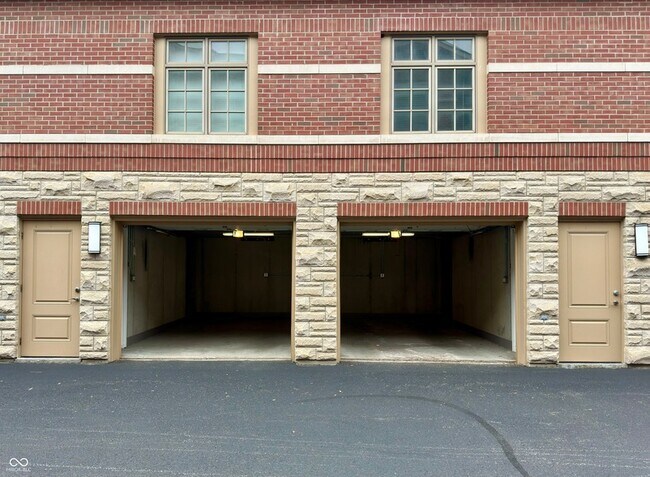 Building Photo - 2105 N Meridian St