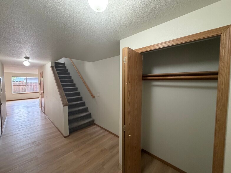 Building Photo - 1139 2nd St NW