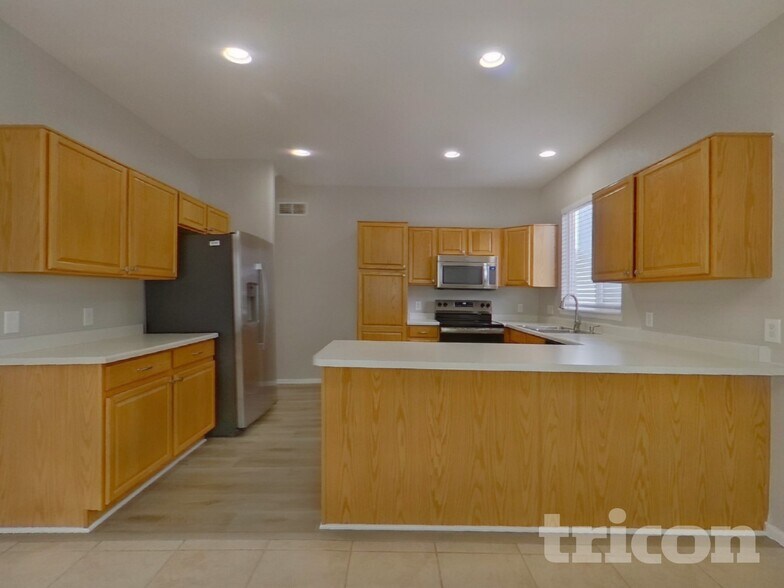 Building Photo - 10893 Bullock Ct