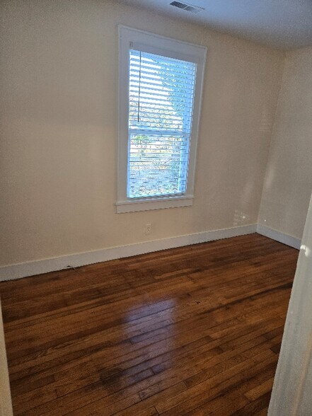 Building Photo - 2932 Alabama Dr