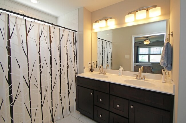 Building Photo - 224 Spring Run Ln
