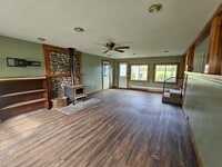 Building Photo - 11 Lakeshore Dr