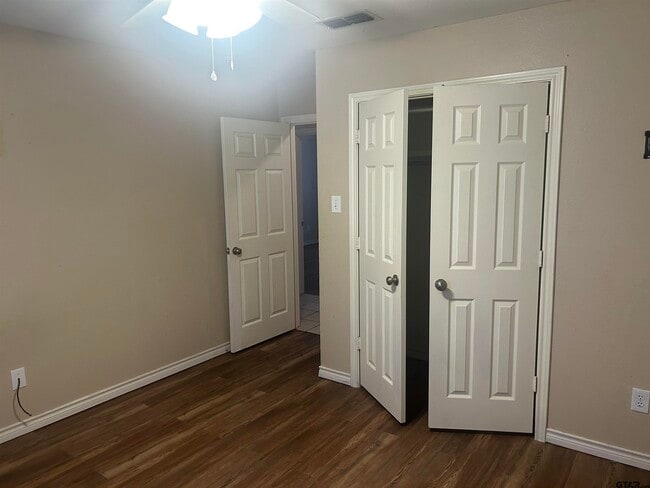 Building Photo - 8315 Garrett Dr