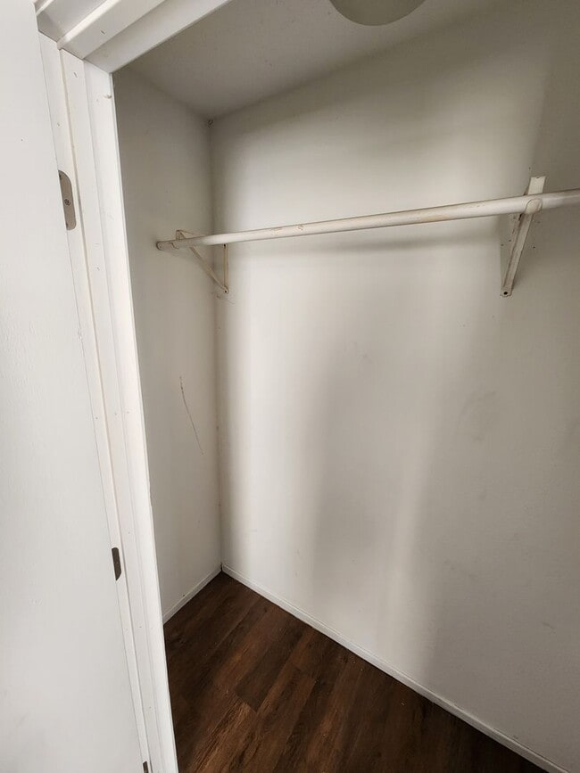 Building Photo - Spacious 1-Bedroom, 1-Bathroom HOUSE AVAILABLE NOW!!