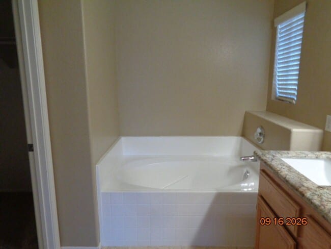 Building Photo - 43932 Johns Ct