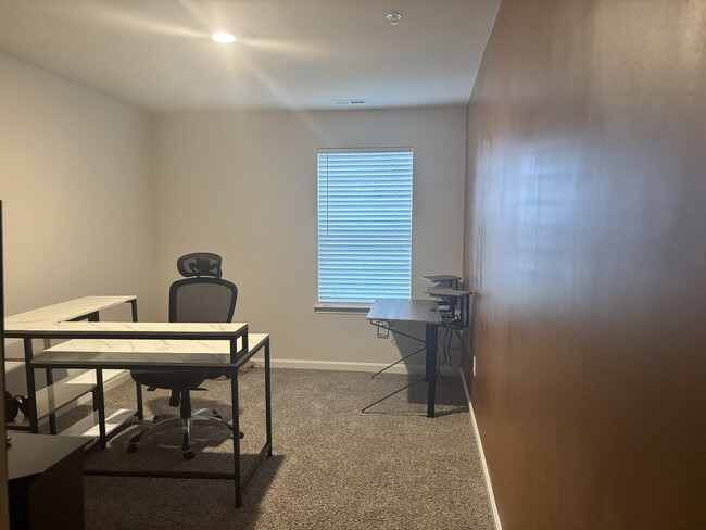 Building Photo - 359 Forest Edge Ave