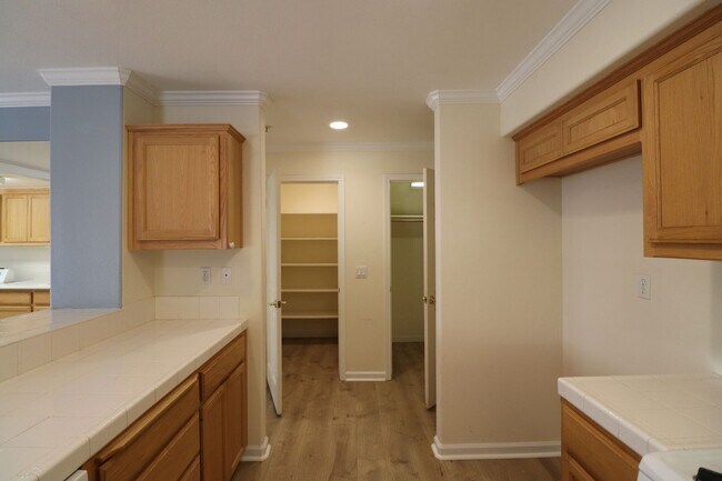 Building Photo - Beautiful Templeton Home