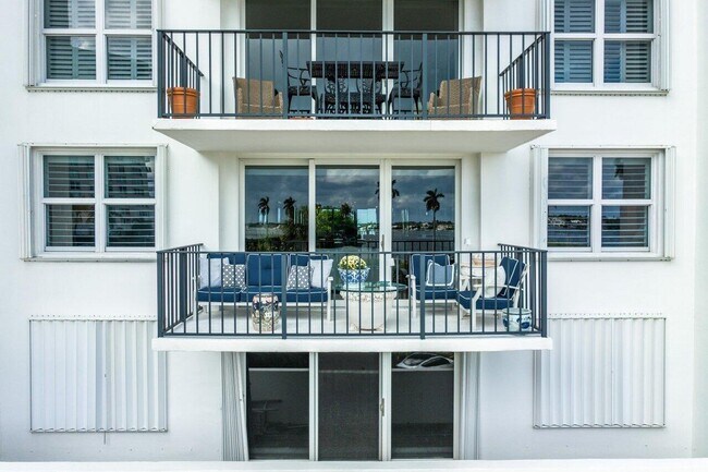 Building Photo - 1701 S Flagler Dr