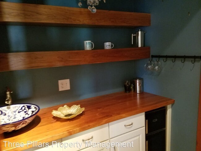 Building Photo - 4 br, 3 bath House - 503 21st SW